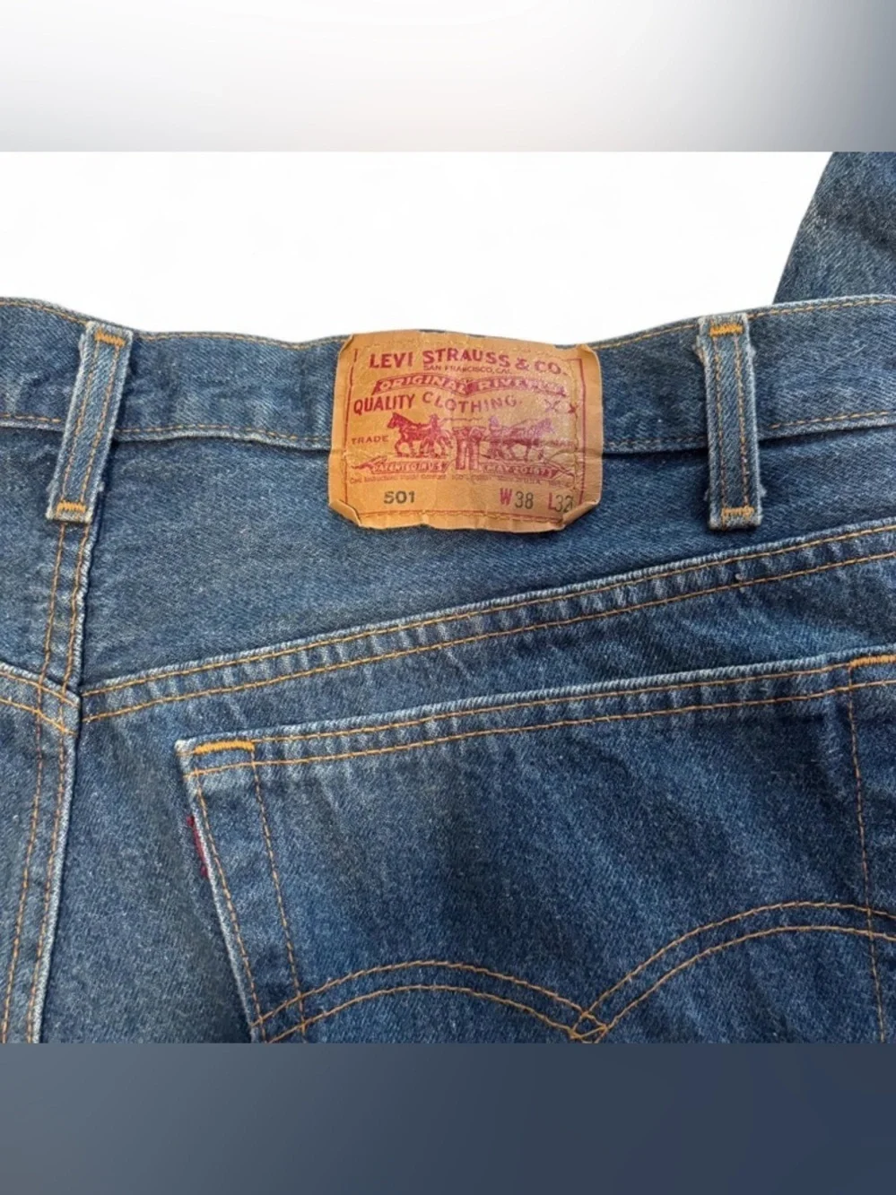 Vintage Levi's 501 Men's Jeans 501-0115 Blue Button Fly W38 L32 Made in USA 80s